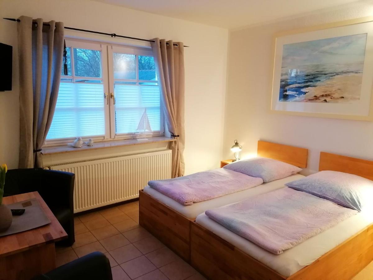 Boddenhus Auf Ruegen - Ferienwohnungen Und Pension Rappin Zewnętrze zdjęcie